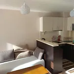 Emi شقة
