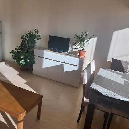 Emi * ساندانسكي